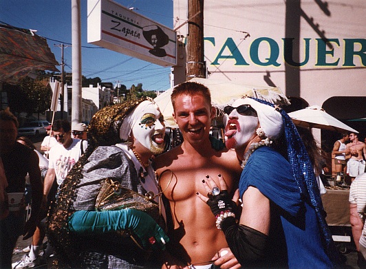 Drag queens just love muscles!